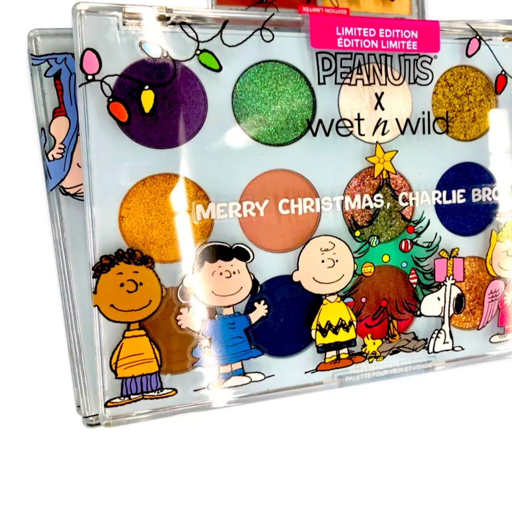 PEANUTS x Wet n Wild Snoopy Eye Shadow Palette Limited Edition Christmas Holiday